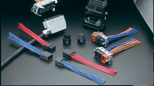 日本の半導体製造装置の進化を支えるTE ConnectivityとArrow Japanの協業