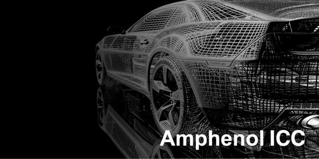 Un'elegante rappresentazione wireframe di un'auto moderna esposta su uno sfondo nero.