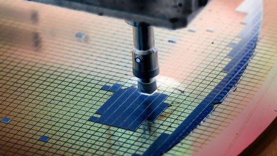 Silicium vs. semi-conducteurs au nitrure de gallium (GaN) : comparaison des propriétés et des applications