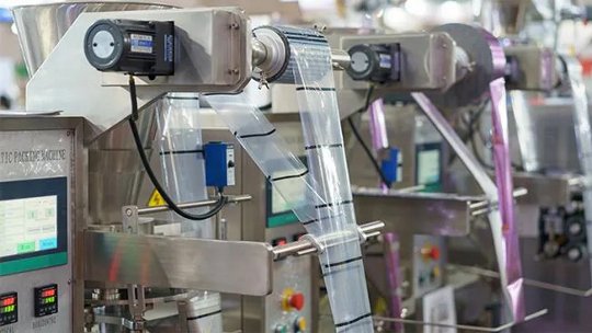 Industrial packaging machine