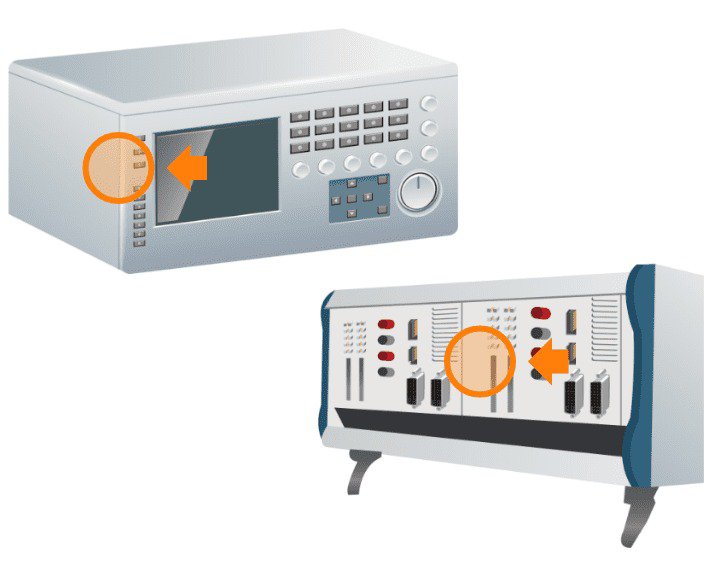 Due dispositivi elettronici sono mostrati, dotati di pannelli di controllo e vari pulsanti.