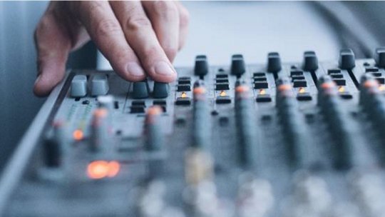 Understand the fundamentals of switch poles and throws