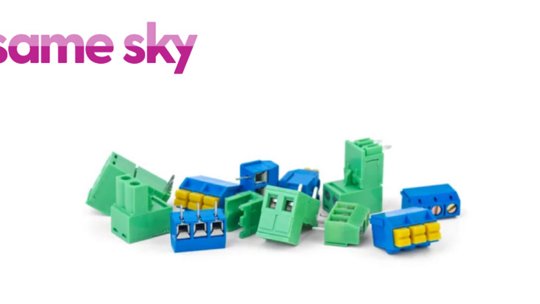 터미널 블록 여러 개의 이미지 Same Sky 로고 표시