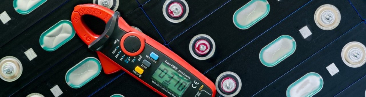 Handheld digital clamp meter multimeter voltage function