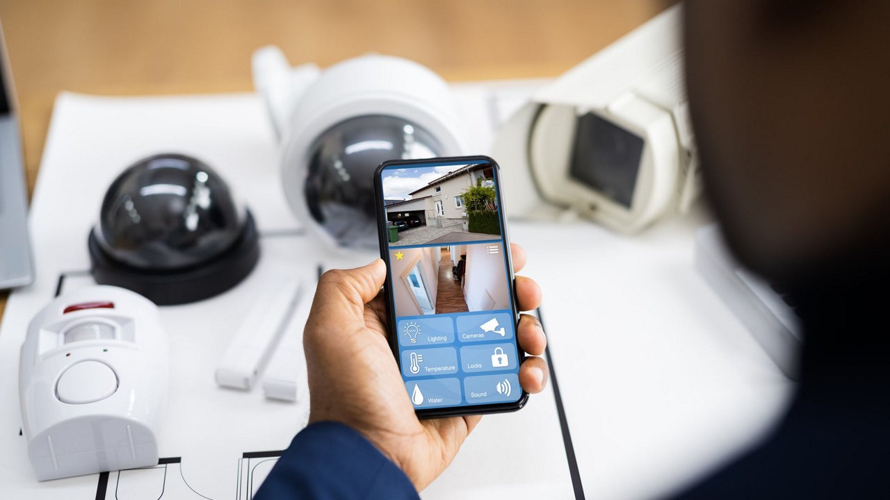 Home Intruder Video Monitoring And Surveillance System