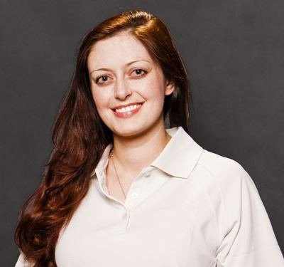 Porträt-Kopfaufnahme der Autorin Laura Hughes