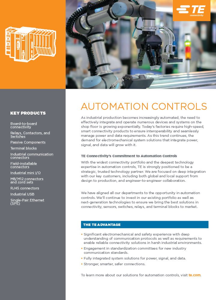 Un brazo robótico opera en un entorno de automatización industrial, mostrando maquinaria avanzada y tecnología de precisión.